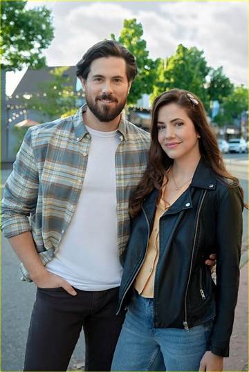 Chris Mcnally Bio, Wiki, Net Worth, Married, Wife, Age, Height