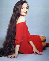 Dashvib | How Long Is Crystal Gayle Hair Now? Husband Cut Hair