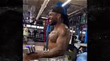 Derrick Henry's Impressive Muscles: a Fitness Inspiration