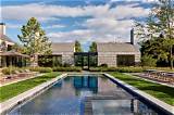Discover Molly Sims' Enchanting Hamptons Retreat: an Oasis of Style and Serenity