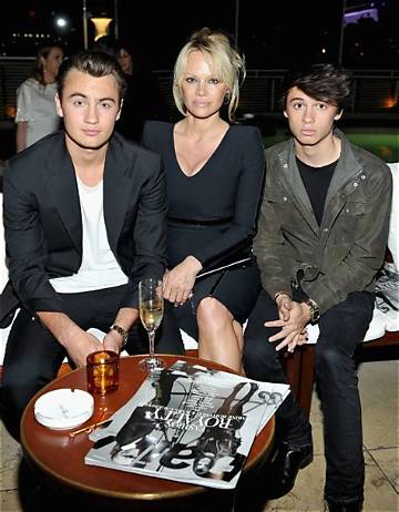 Dylan Jagger Lee: Unveiling His Net Worth and Success