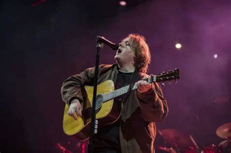 How Much Does Lewis Capaldi Weigh? Uncover the Truth