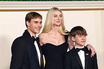 Is Elizabeth Debicki Finally Married? What We Know