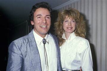 Julianne Phillips All About the Wife of Bruce