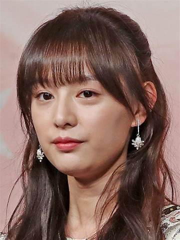 Kim Ji-Won's Relationship Status: Past and Present