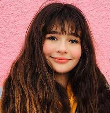 Malina Weissman Adorable Family, Age; Parents & Siblings to Dating Status - Details!