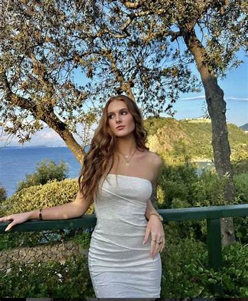 Meet Grier Hammond Henchy Photos of Brooke Shields Daughter with Husband Chris Henchy
