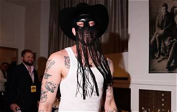 Orville Peck Dazzles Seattle with Mesmerizing Performance