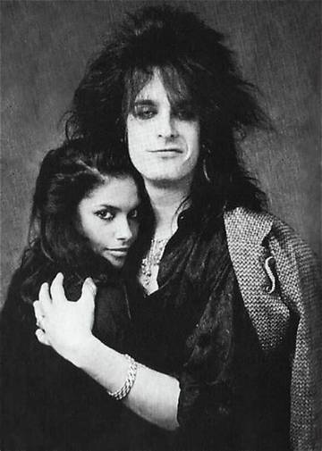 Vanity of Nikki Sixx: Unveiling the Inner Thoughts of a Rock Icon